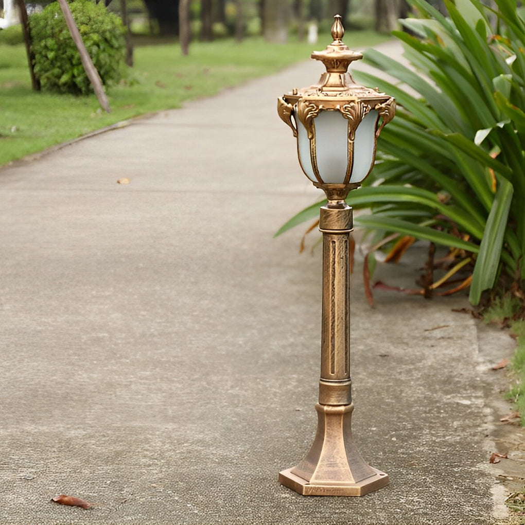 Traditional European-Style LED Outdoor Pathway Lamp Post – Durable &amp; Waterproof