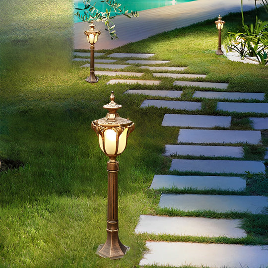 Traditional European-Style LED Outdoor Pathway Lamp Post – Durable &amp; Waterproof