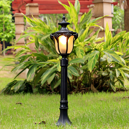Traditional European-Style LED Outdoor Pathway Lamp Post – Durable &amp; Waterproof