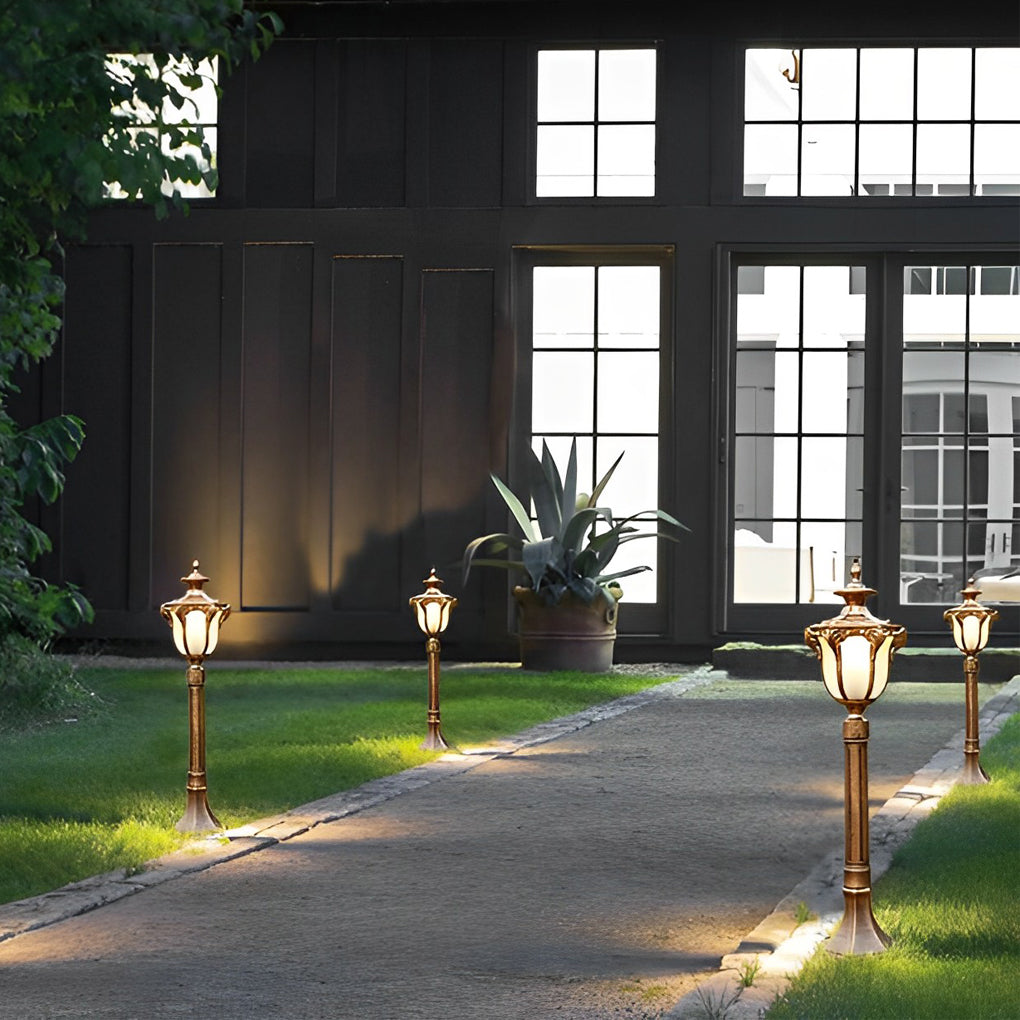 Traditional European-Style LED Outdoor Pathway Lamp Post – Durable &amp; Waterproof