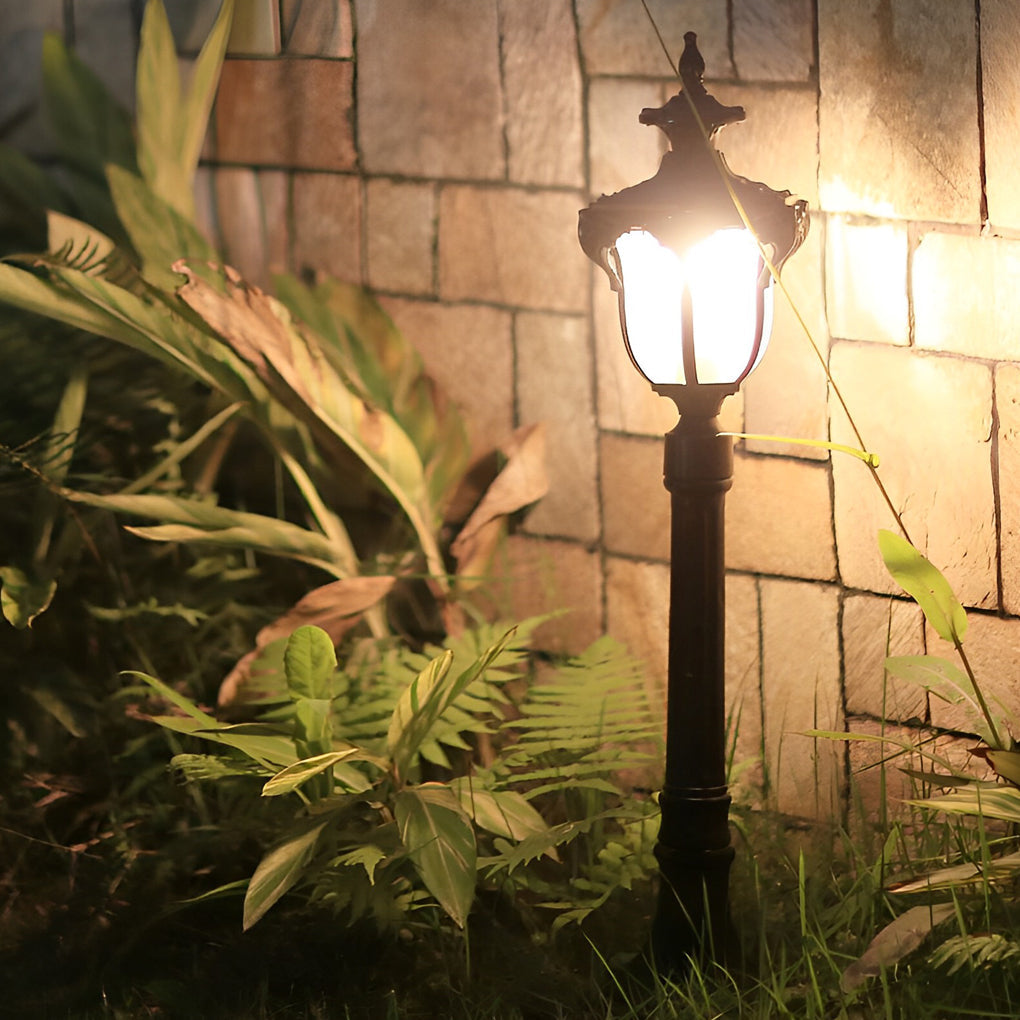 Traditional European-Style LED Outdoor Pathway Lamp Post – Durable &amp; Waterproof