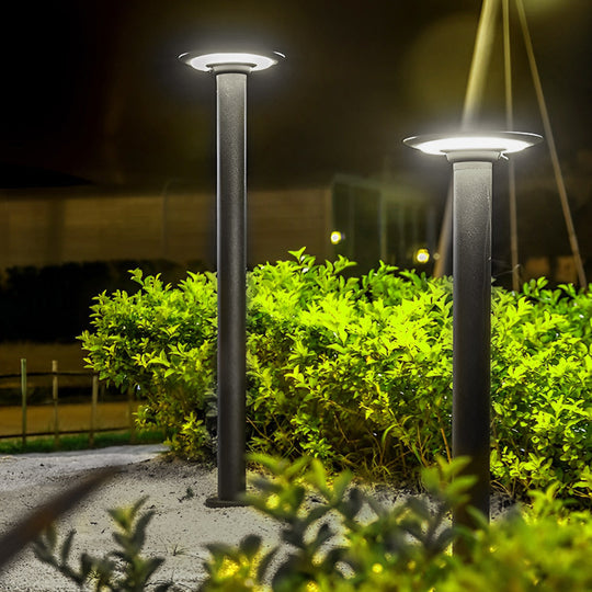 Round LED Solar Garden Light with Intelligent Light-Control &amp; Waterproof Design