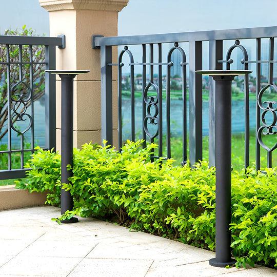 Round LED Solar Garden Light with Intelligent Light-Control &amp; Waterproof Design