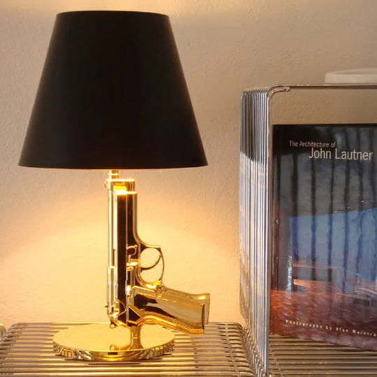 Personality Gold-Plated Gun Table Lamp for Living Room &amp; Exhibition Hall