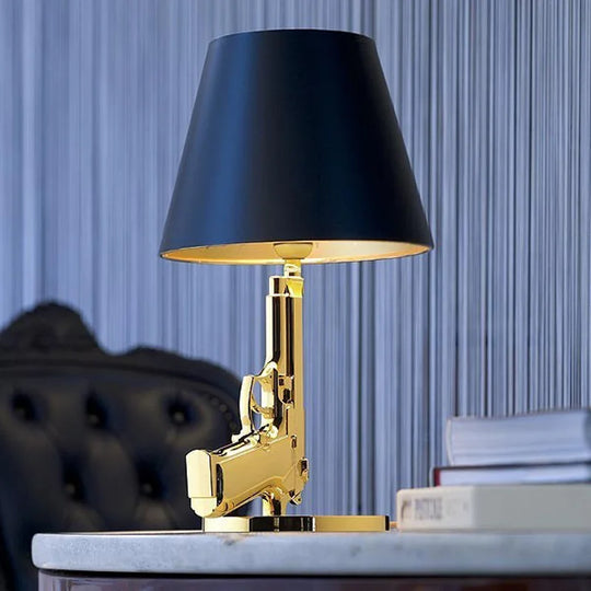 Personality Gold-Plated Gun Table Lamp for Living Room &amp; Exhibition Hall