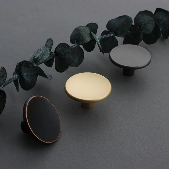 Modern Round Zinc Alloy Knob – Minimalist Furniture Pull