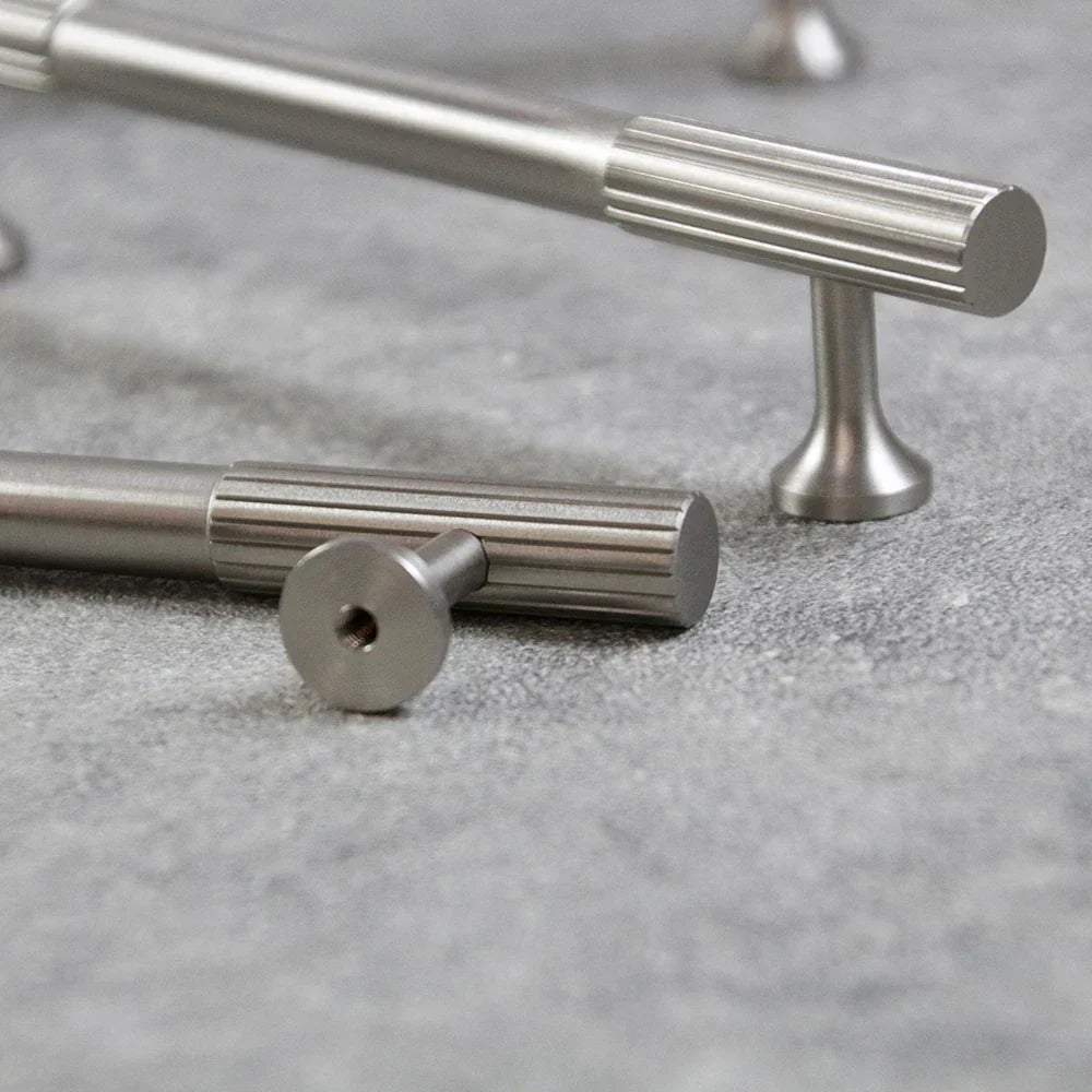 Solid Brass Vertical Linear Cabinet Knobs – Modern Drawer Pulls for Furniture
