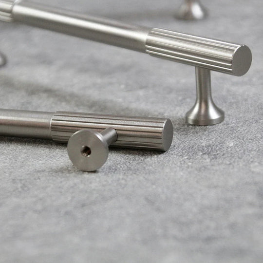 Solid Brass Vertical Linear Cabinet Knobs – Modern Drawer Pulls for Furniture