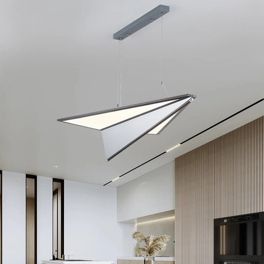 Modern Creative Aircraft LED Pendant Light for Bedroom &amp; Dining Hall