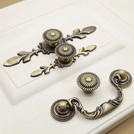 Retro Bronze Cabinet Handles – Antique Metal Drawer &amp; Door Pulls