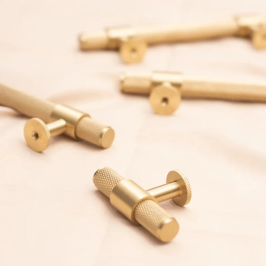 Knurled Brass Handles – Modern Pulls and Knobs for Cabinets and Wardrobes (28–278mm)