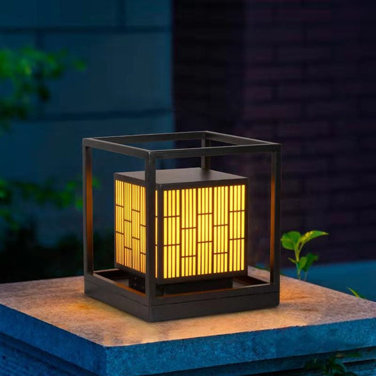 Vintage Window Grilles Solar LED Outdoor Post Lamp