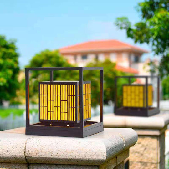 Vintage Window Grilles Solar LED Outdoor Post Lamp