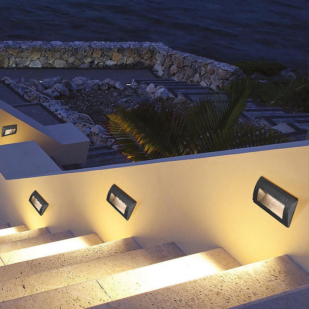 Minimalist Outdoor LED Stair Step Wall Light for Corridor and Patio