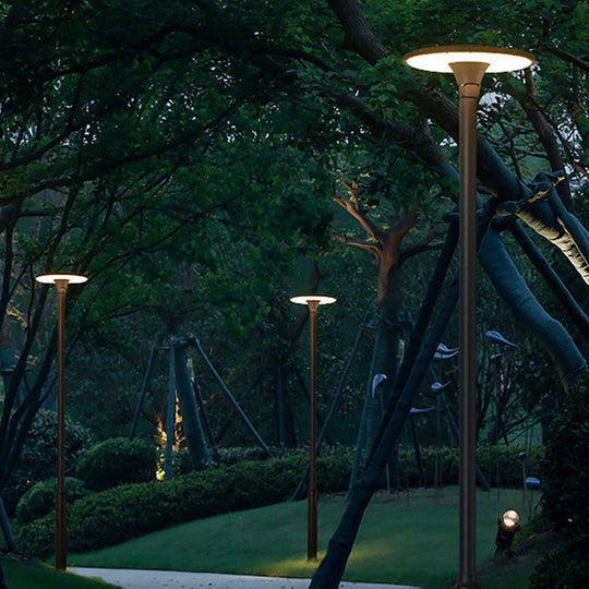 Round Waterproof LED Outdoor Pole Light for Garden and Courtyard