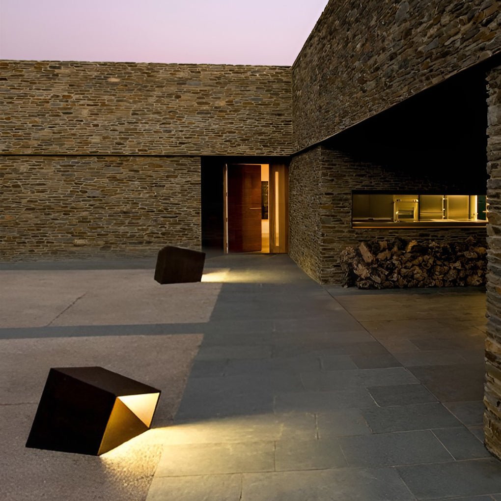 Unique Stainless Steel Artful Cube Outdoor Landscape LED Light