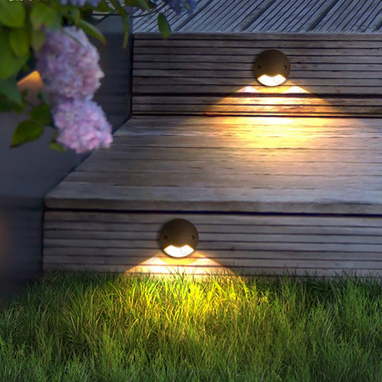 Sleek LED Cap Light for Garden Stairs, Decks &amp; Pathways