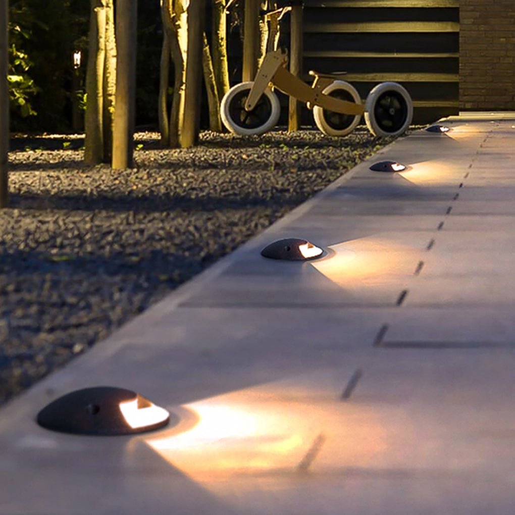 Sleek LED Cap Light for Garden Stairs, Decks &amp; Pathways