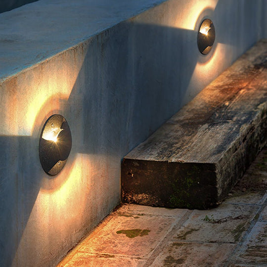 Sleek LED Cap Light for Garden Stairs, Decks &amp; Pathways