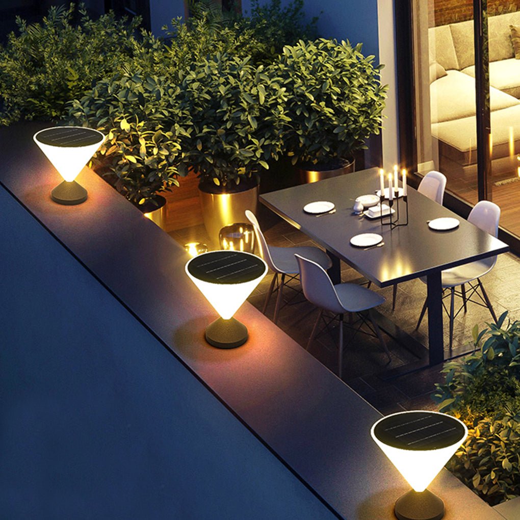 Solar Outdoor Waterproof LED Post Light for Courtyard